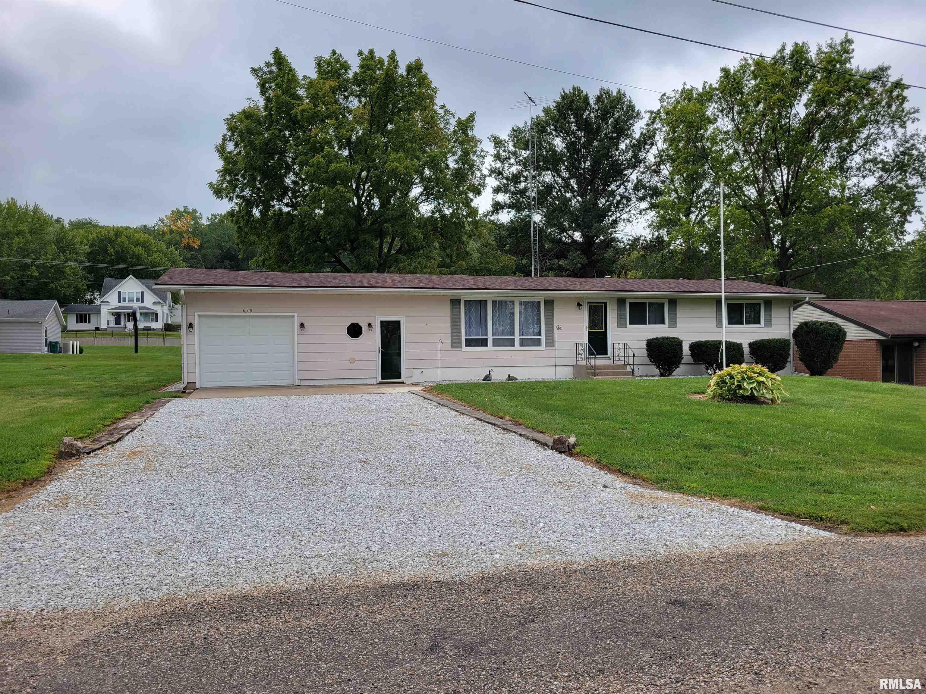 650 West 2nd Street Dallas City, IL 62330 - Photo 17 of 19