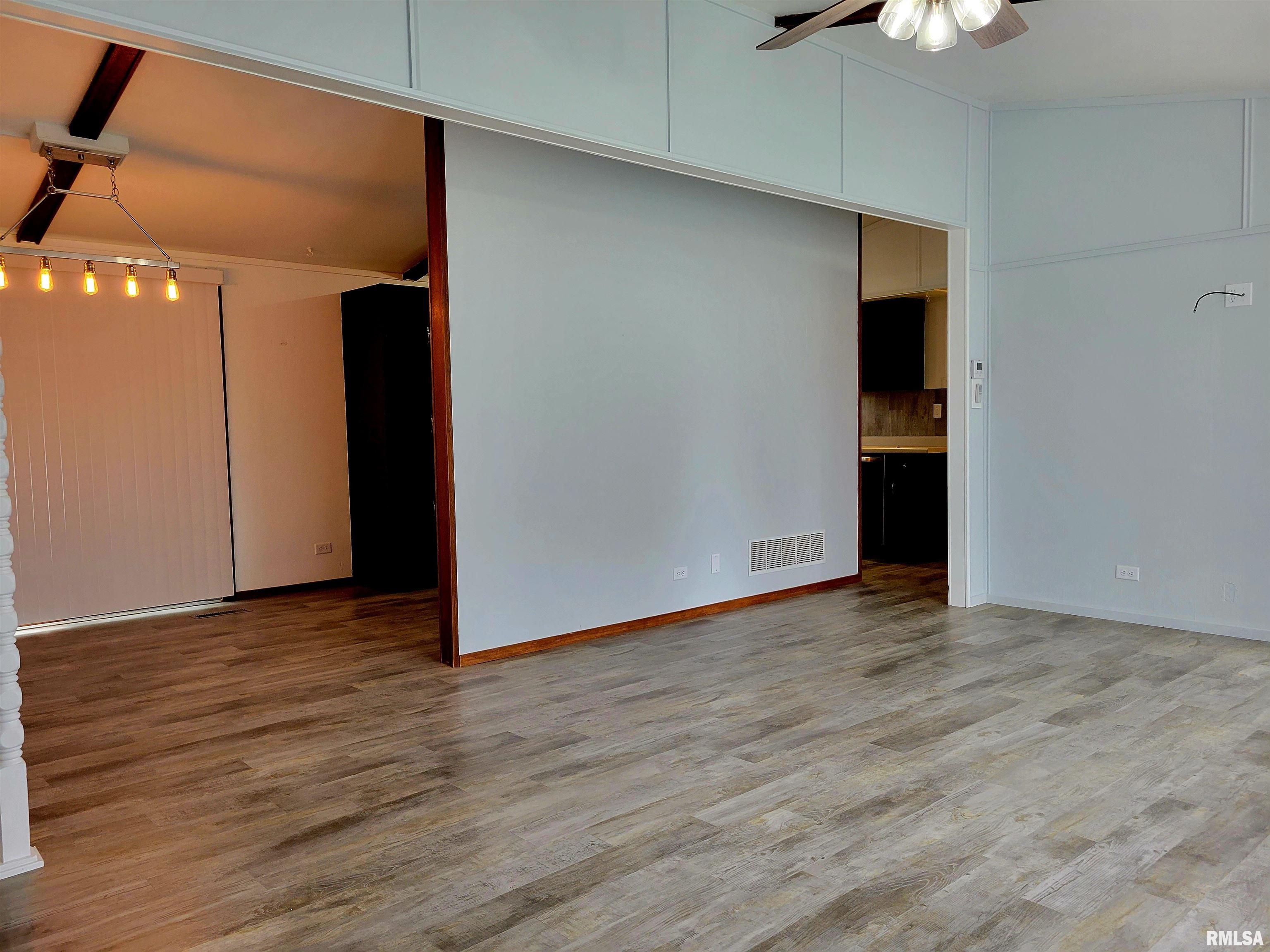 650 West 2nd Street Dallas City, IL 62330 - Photo 3 of 19
