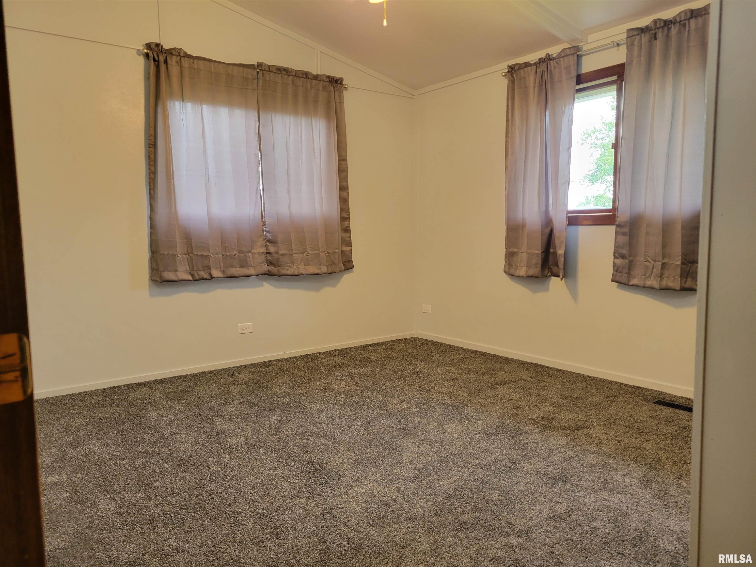 650 West 2nd Street Dallas City, IL 62330 - Photo 7 of 19