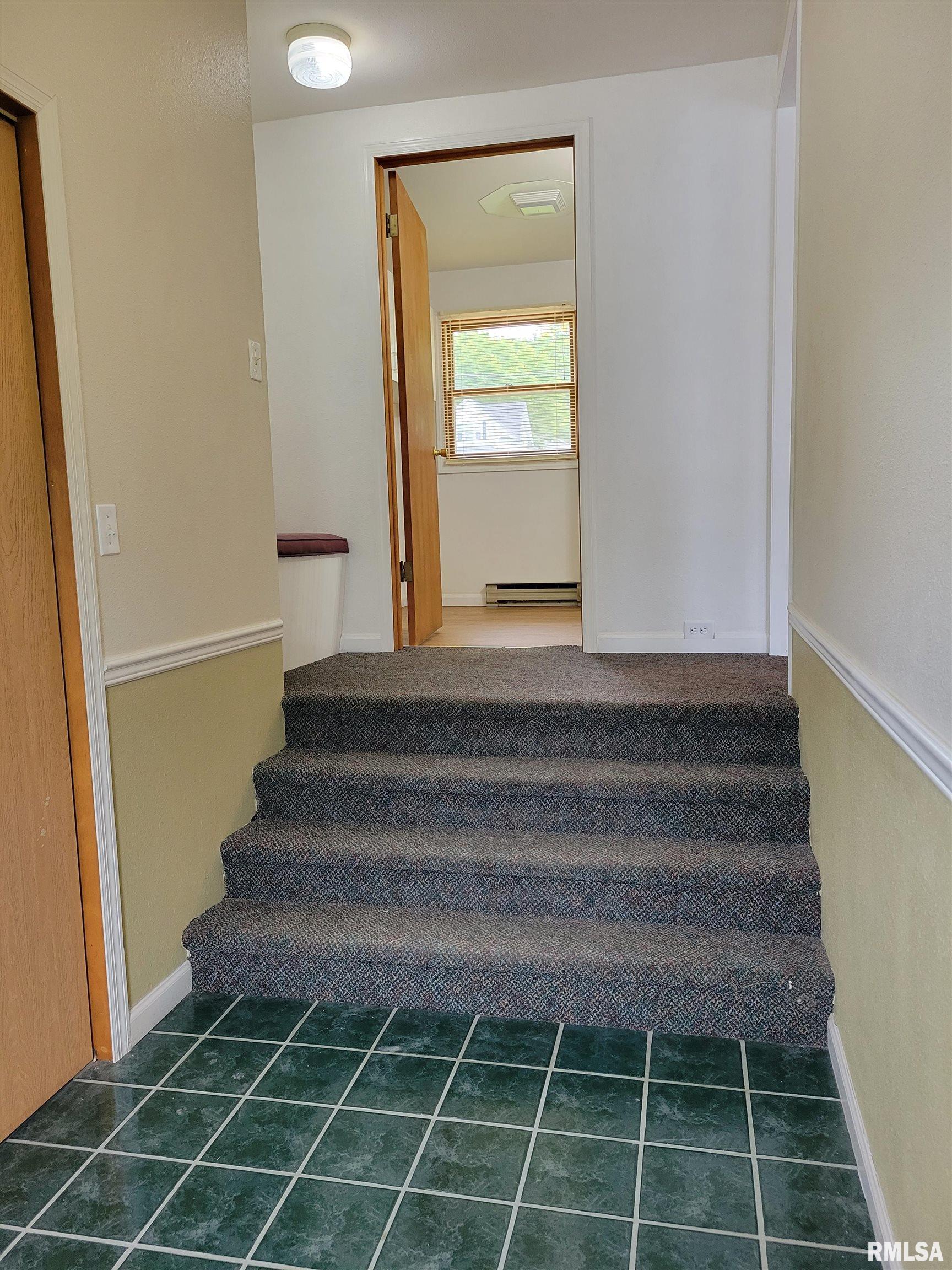 650 West 2nd Street Dallas City, IL 62330 - Photo 10 of 19