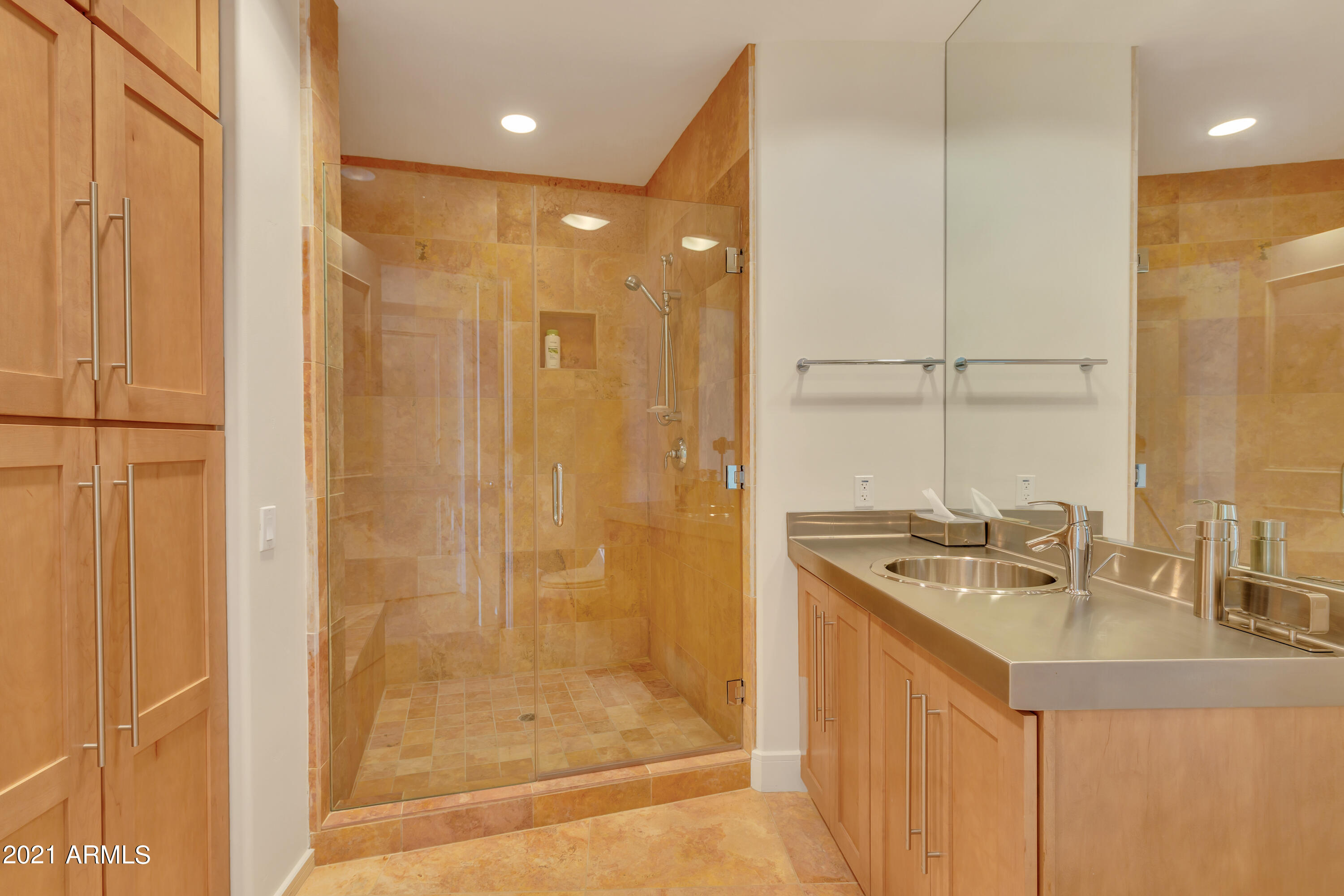 2211 East Camelback Road, Unit 1201 Phoenix, AZ 85016 - Photo 20 of 39 Bathroom 2