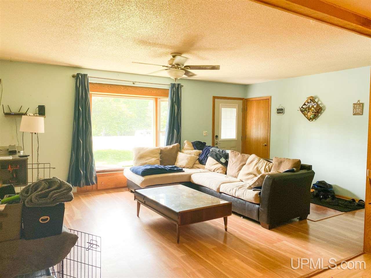 N6382 Alger Heights Road Munising, MI 49862 - Photo 4 of 22 Gallery Image 4