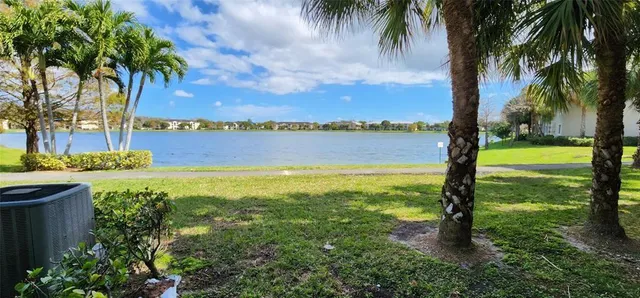 $289,000 | 5005 Wiles Road, Unit 106, Coconut Creek, FL 33073