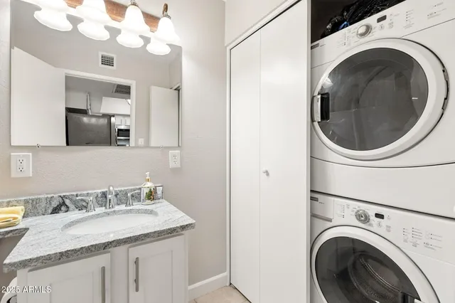 $1,600 | 8004 North 32nd Drive, Unit 1, Phoenix, AZ 85051