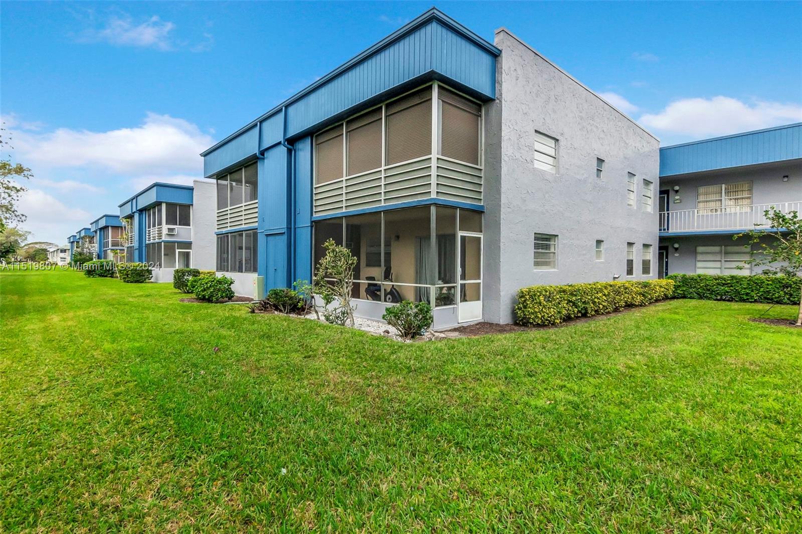 692 Flanders Dr Unit 692