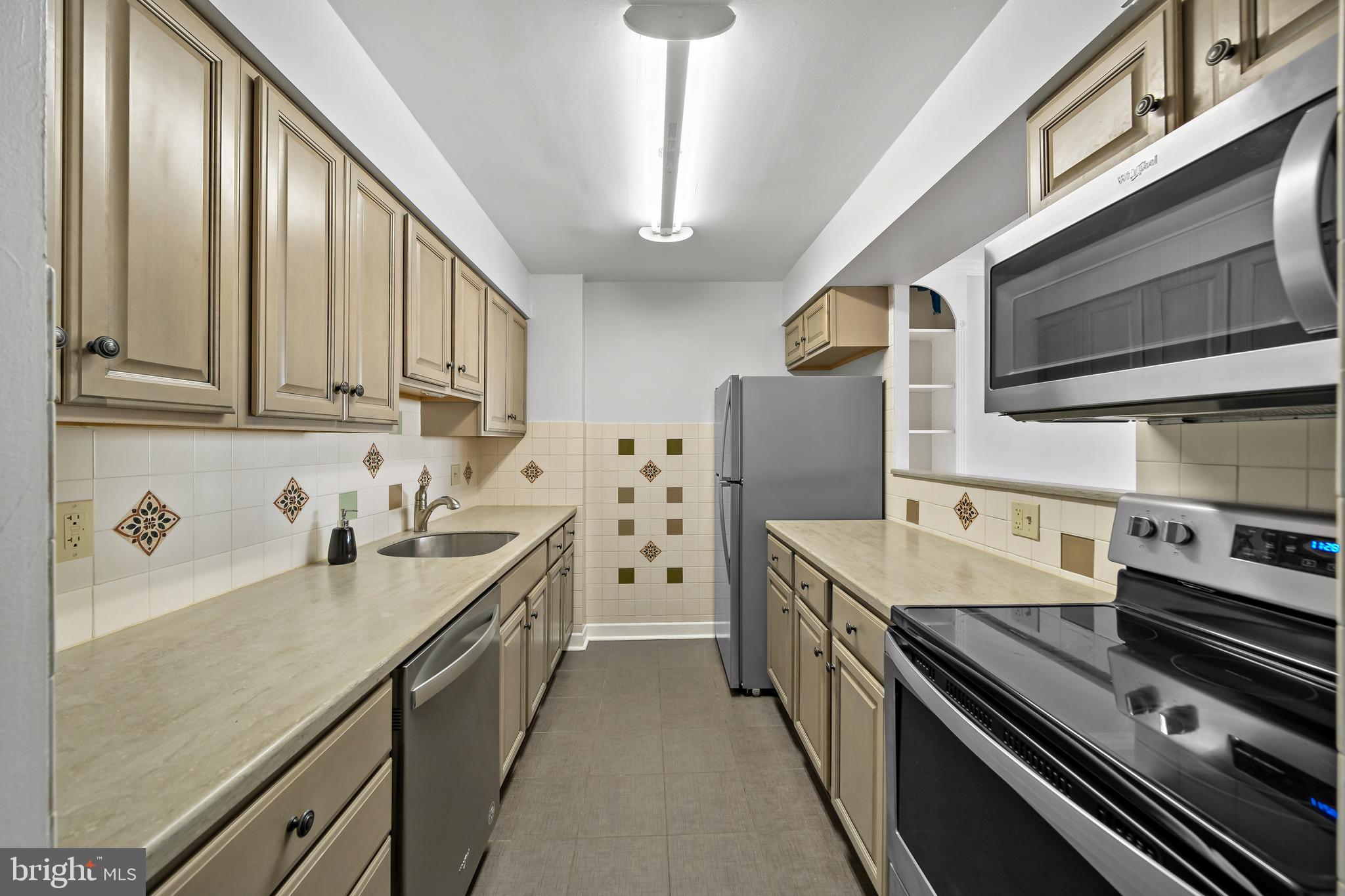 1420 Locust Street, Unit 15M Philadelphia, PA 19102 - Photo 8 of 32