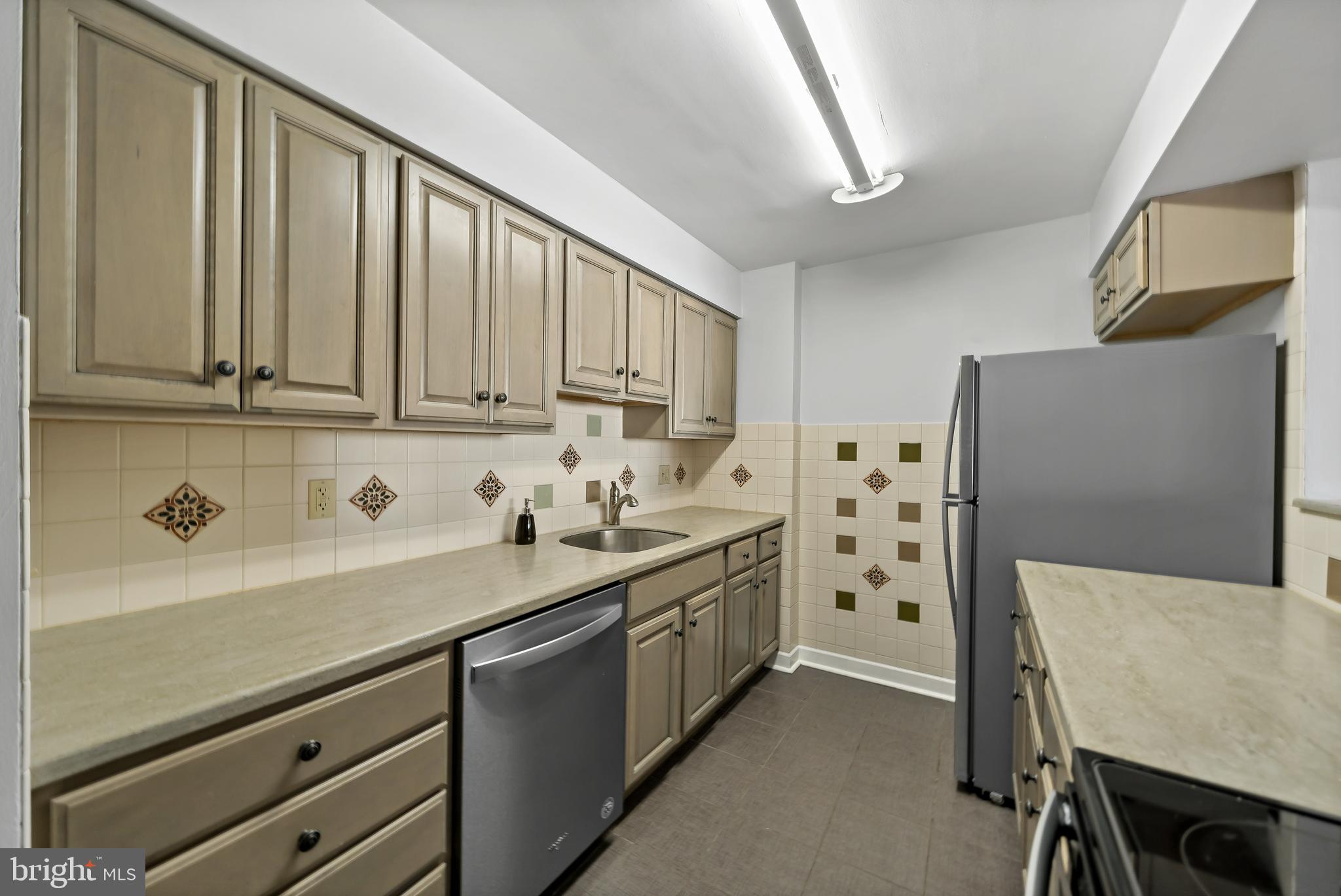 1420 Locust Street, Unit 15M Philadelphia, PA 19102 - Photo 10 of 32
