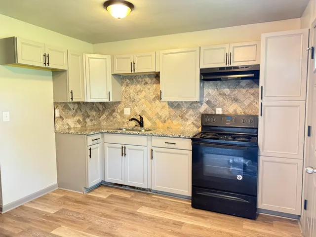 $130,000 | 30 Gilbert Terrace, Machesney Park, IL 61115