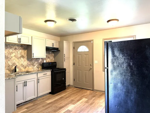 $130,000 | 30 Gilbert Terrace, Machesney Park, IL 61115