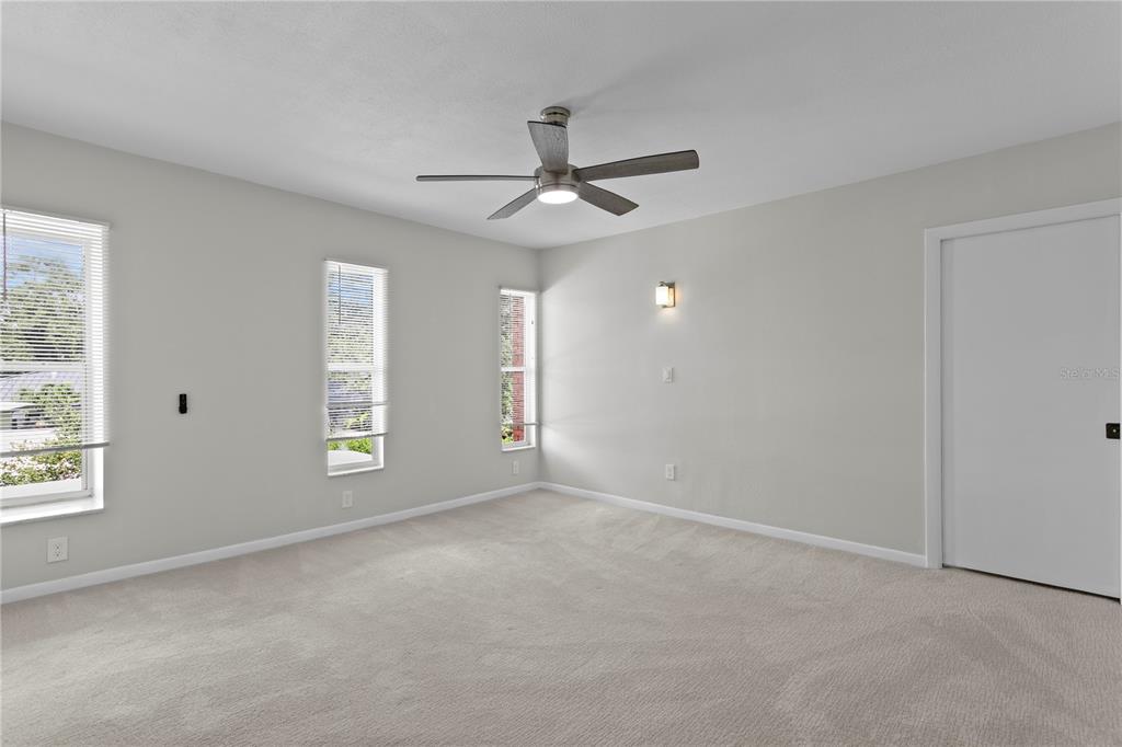 234 Driftwood Road Southeast St. Petersburg, FL 33705 - Photo 46 of 66 a view of an empty room with a window