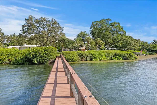 $2,300,000 | 234 Driftwood Road Southeast, St. Petersburg, FL 33705