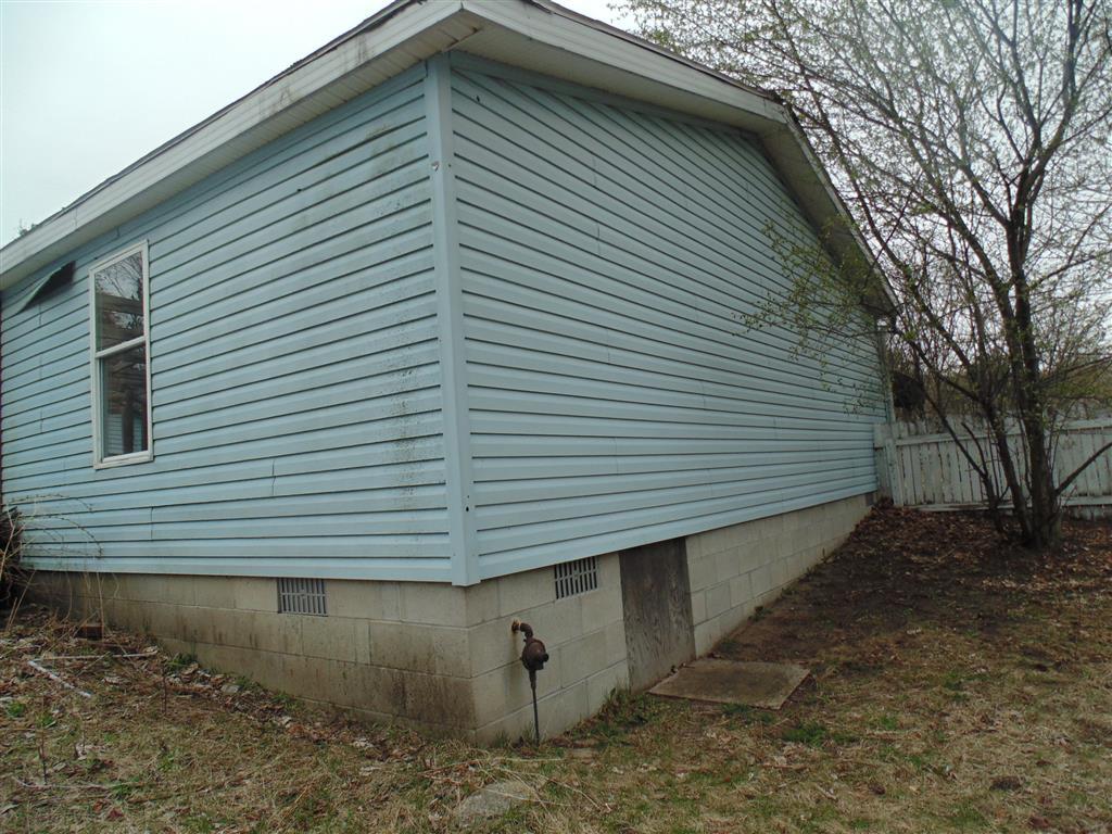 1112 Airport Road Frankfort, MI 49635 - Photo 5 of 27 DSC00477