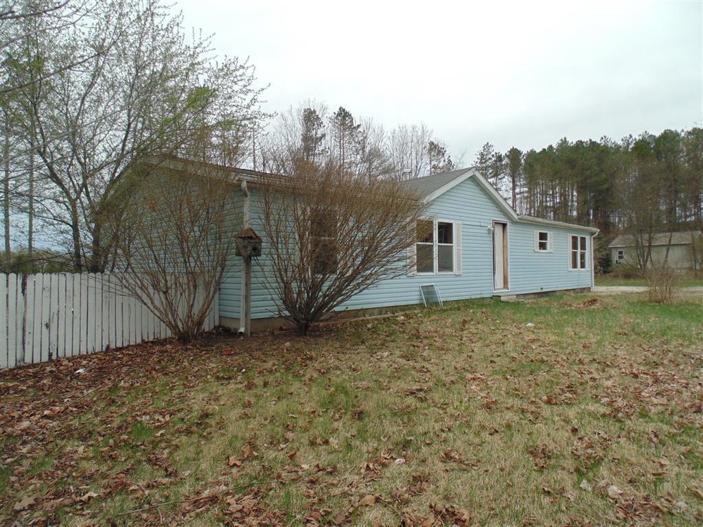 1112 Airport Road Frankfort, MI 49635 - Photo 7 of 27 left front