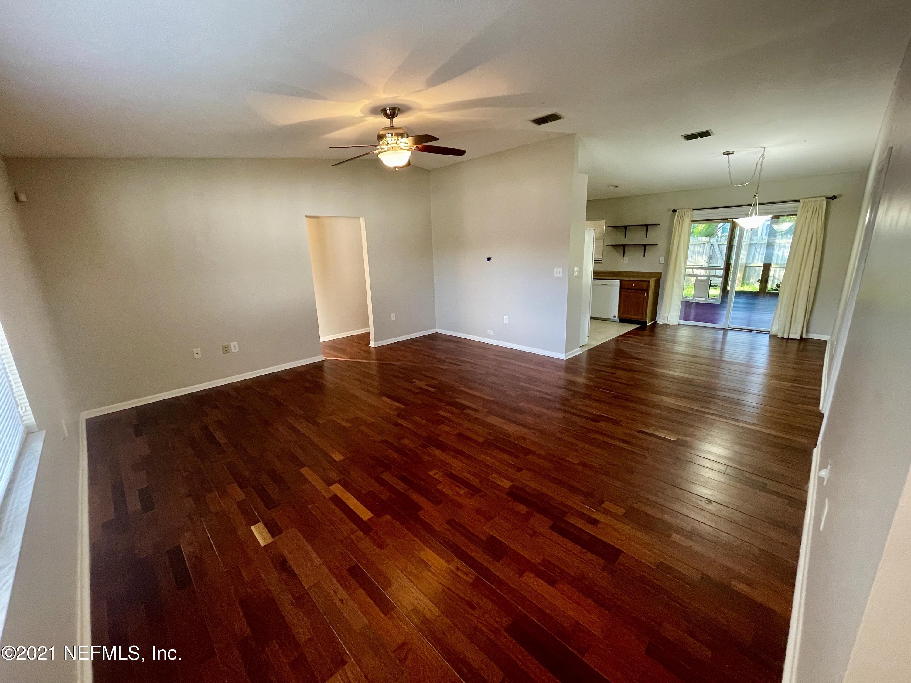 210 Bonita Road St. Augustine, FL 32086 - Photo 6 of 27 Living Room