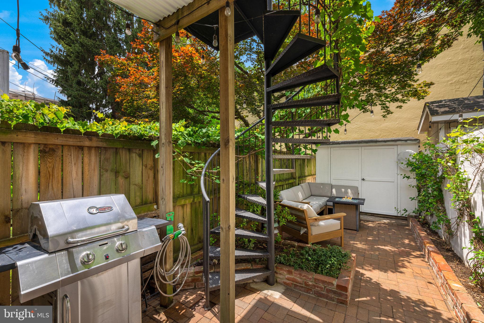 331 11th Street Southeast Washington, DC 20003 - Photo 14 of 32 Patio