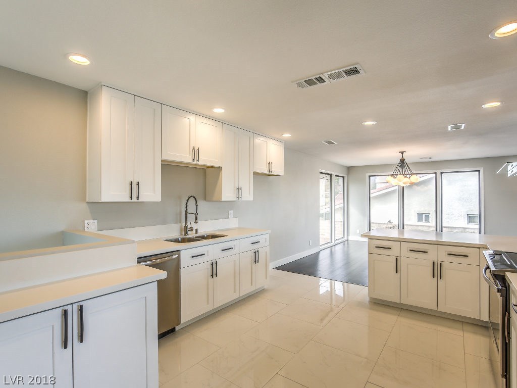 609 East Fairway Road Henderson, NV 89015 - Photo 7 of 19 Gallery Image 7