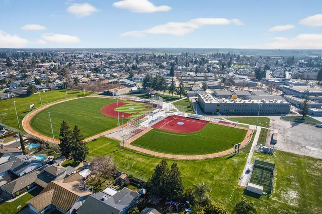 $490,000 | 1214 Glenhurst Drive, Lodi, CA 95240