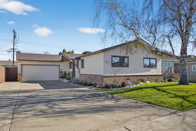 $490,000 | 1214 Glenhurst Drive, Lodi, CA 95240