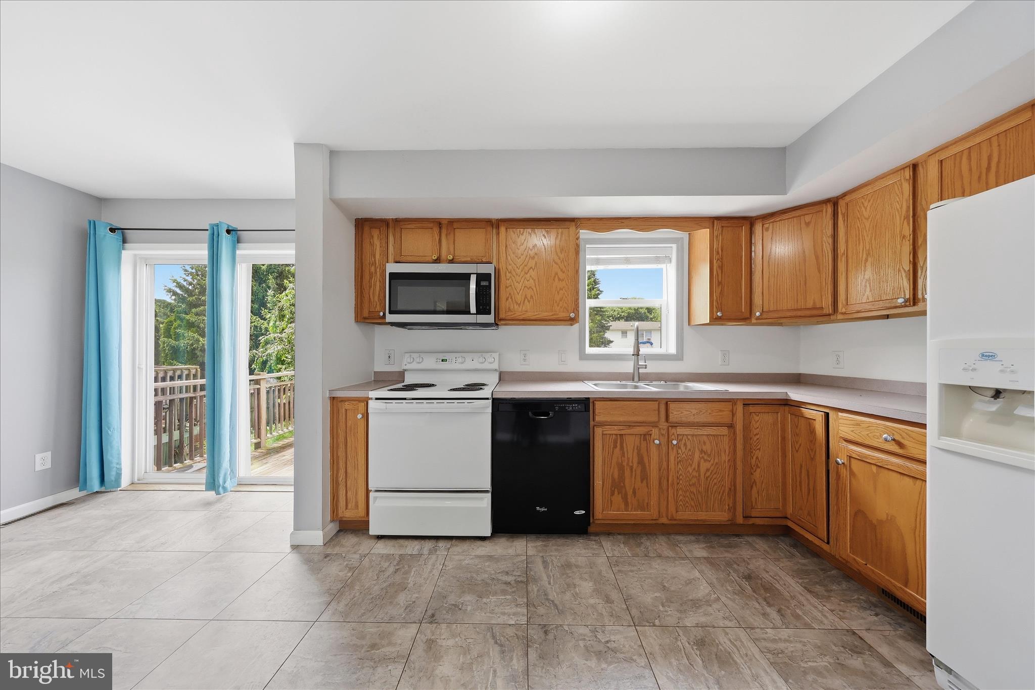8757 Kings Road Waynesboro, PA 17268 - Photo 17 of 57 Kitchen & Dining Room