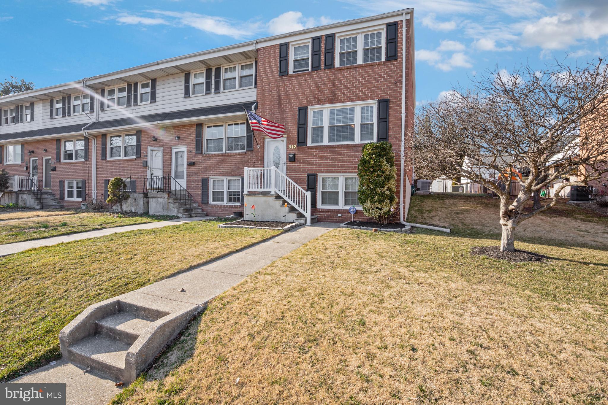 912 Grovehill Road Baltimore, MD 21227 - Photo 3 of 41
