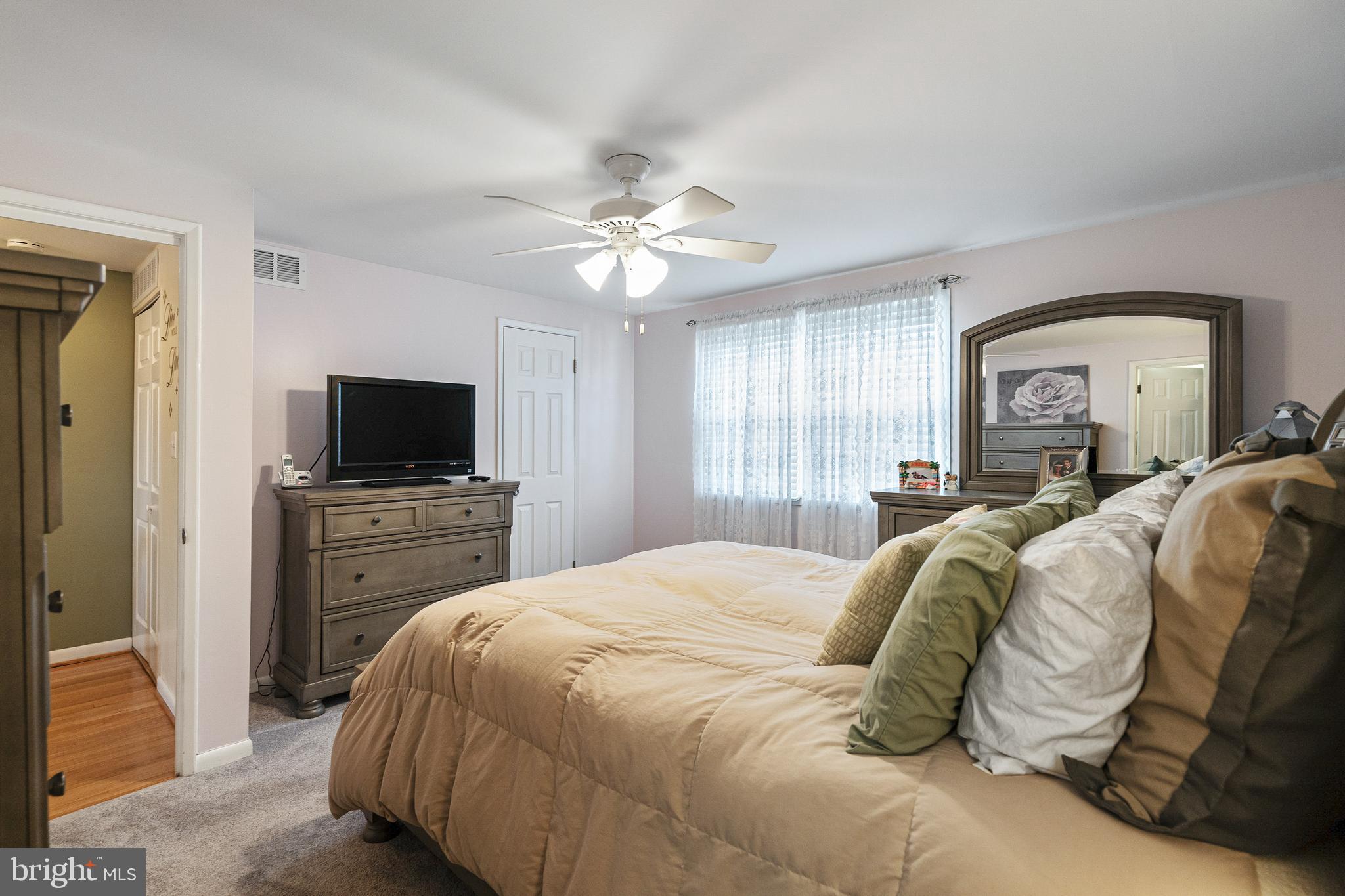912 Grovehill Road Baltimore, MD 21227 - Photo 23 of 41