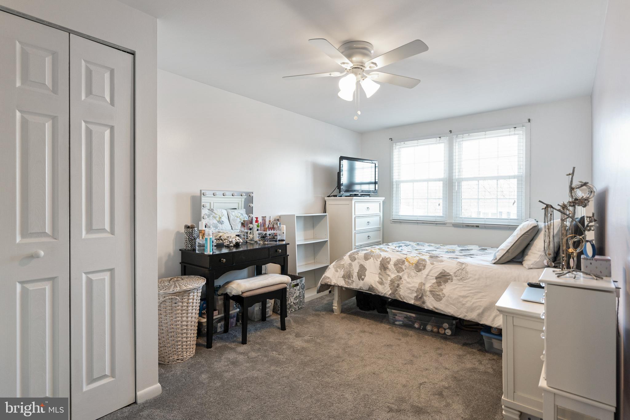 912 Grovehill Road Baltimore, MD 21227 - Photo 27 of 41