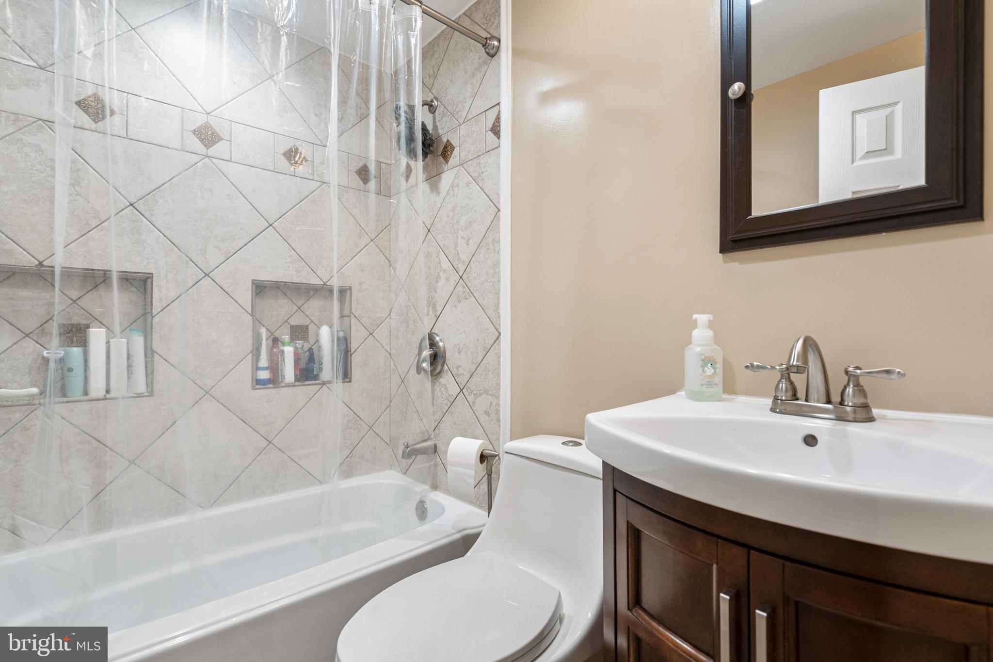 912 Grovehill Road Baltimore, MD 21227 - Photo 29 of 41