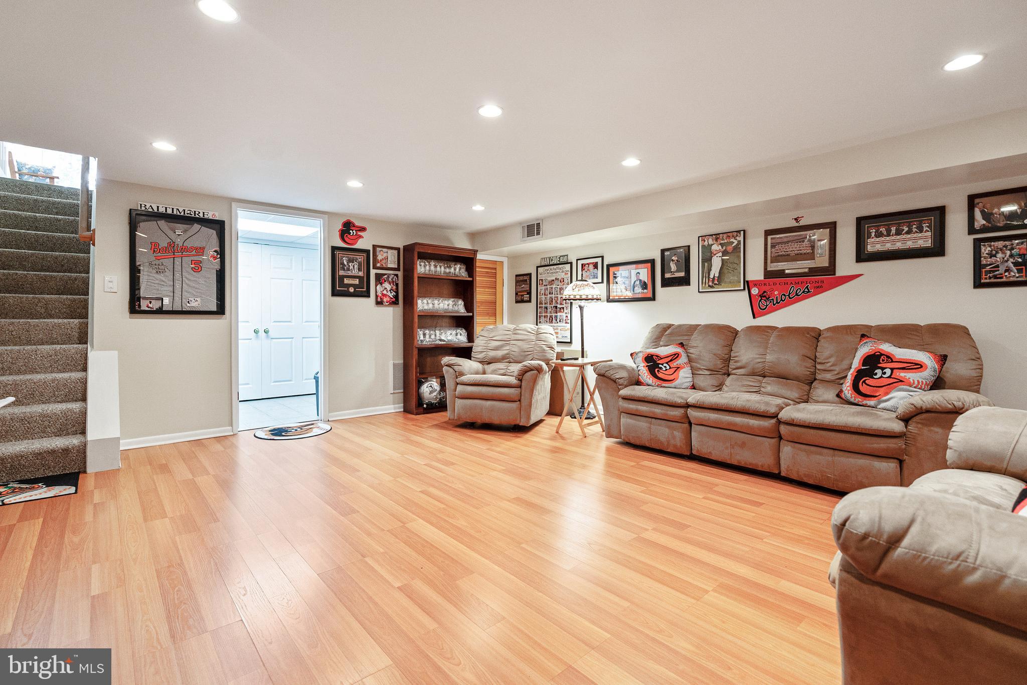 912 Grovehill Road Baltimore, MD 21227 - Photo 34 of 41
