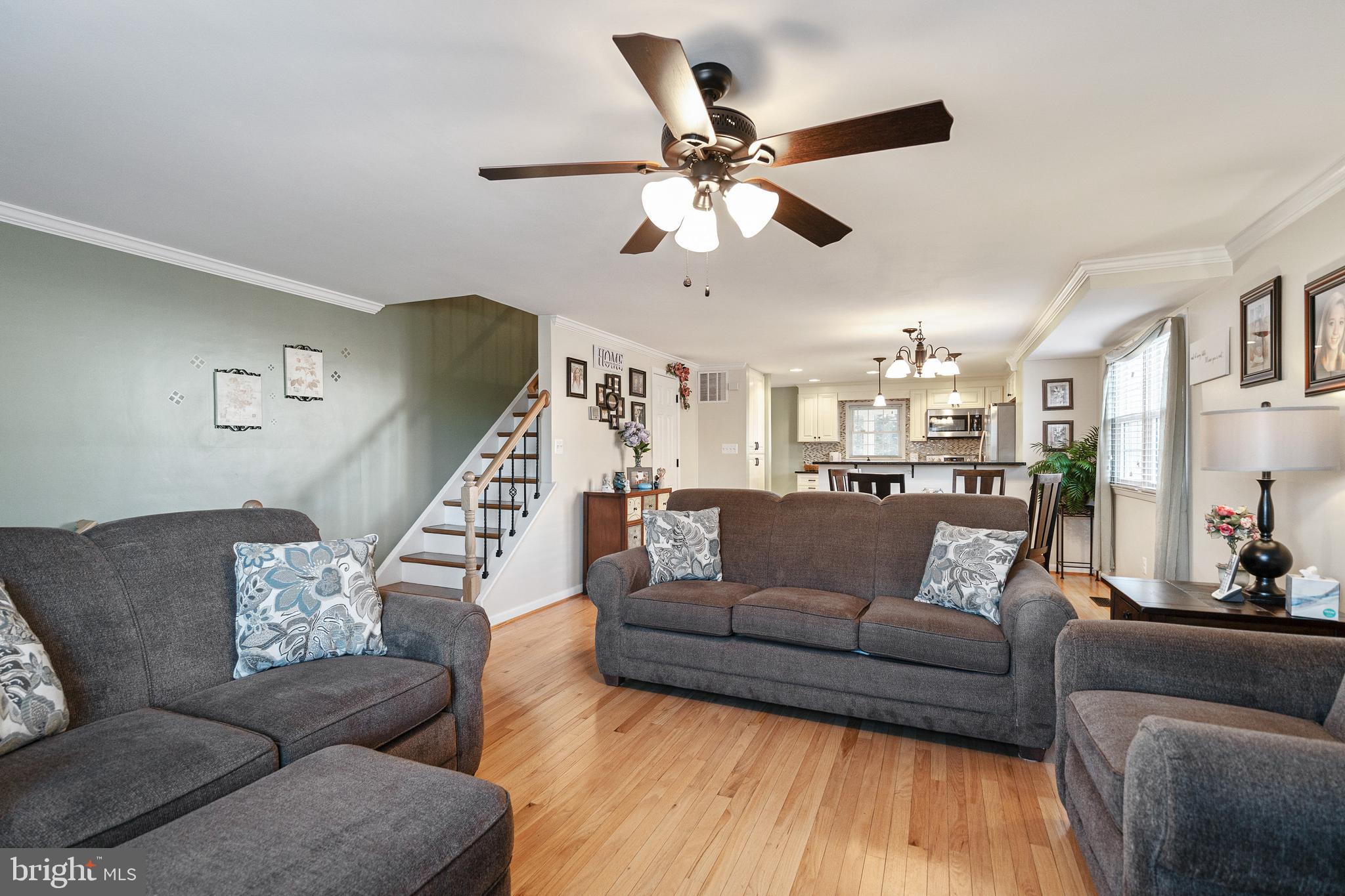 912 Grovehill Road Baltimore, MD 21227 - Photo 5 of 41