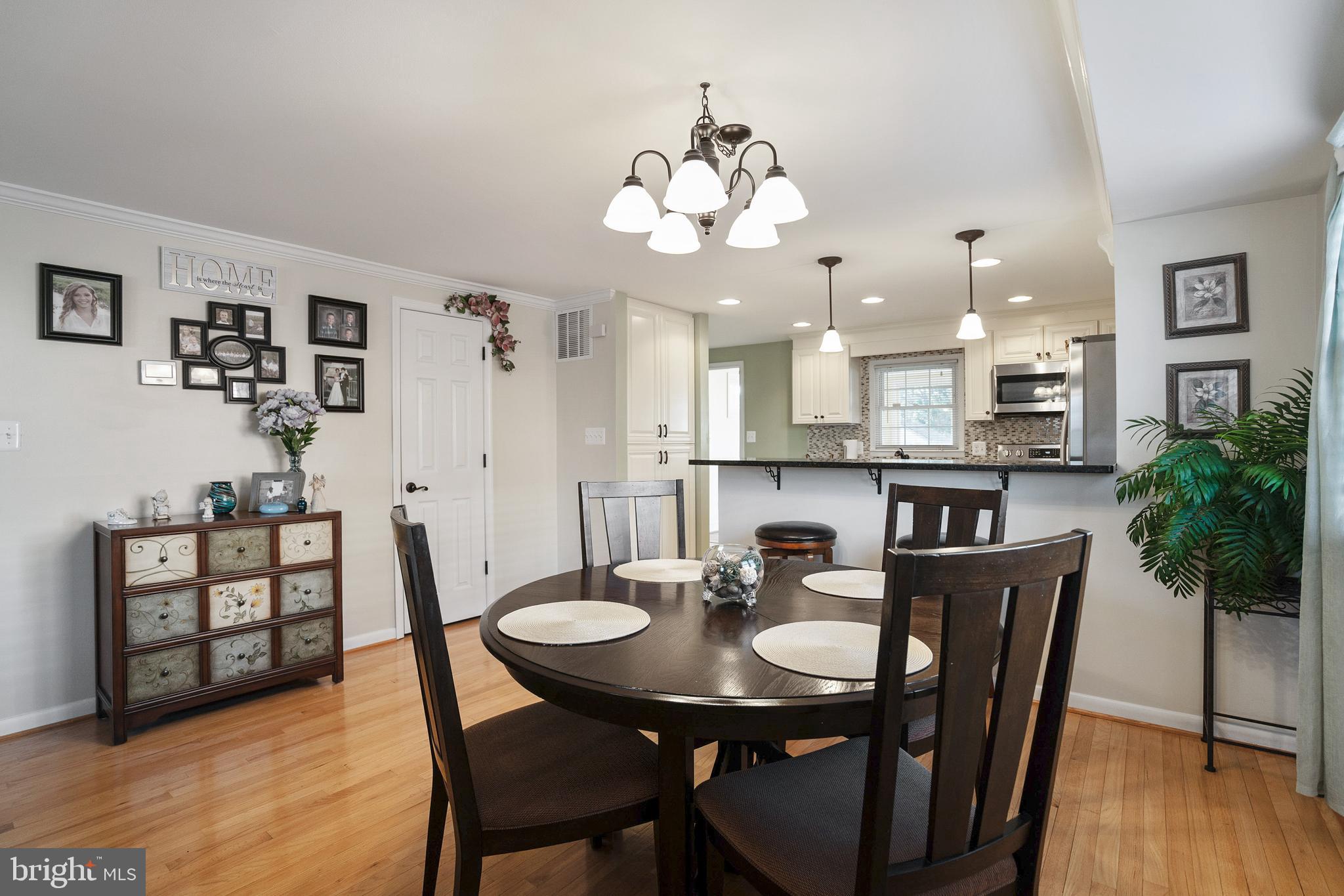 912 Grovehill Road Baltimore, MD 21227 - Photo 10 of 41