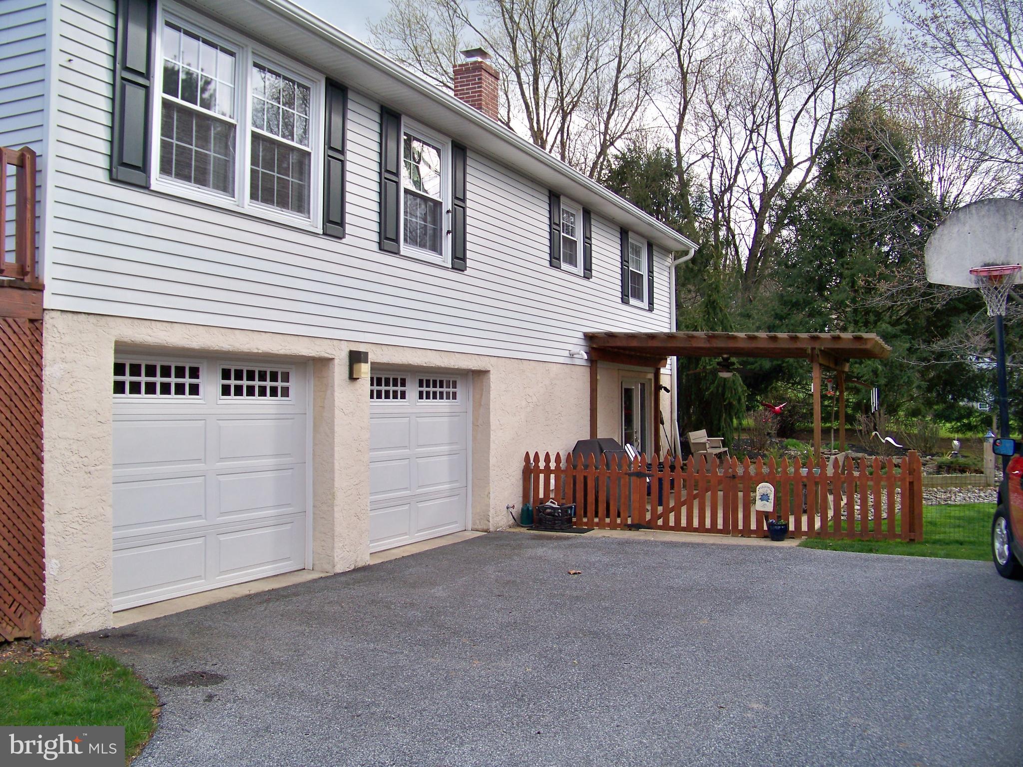 466 Scotland Road Quarryville, PA 17566 - Photo 5 of 28 Two Car Garage