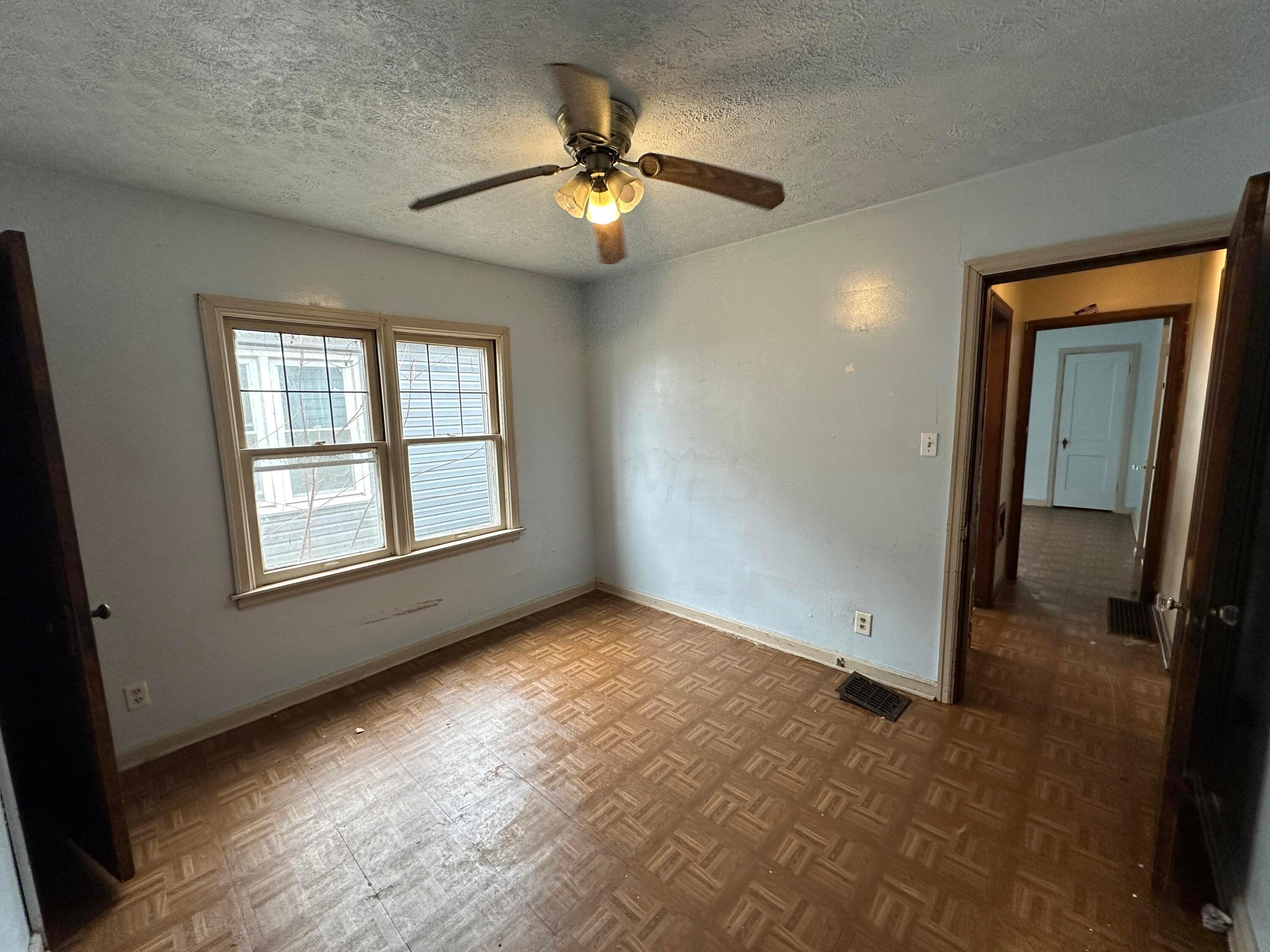 1317 Lockbourne Road Columbus, OH 43206 - Photo 24 of 42 IMG_2409