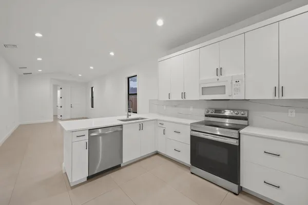$3,450 | 633 55th Street, West Palm Beach, FL 33407