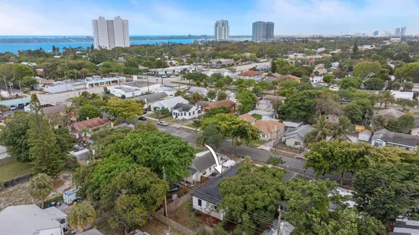 $3,450 | 633 55th Street, West Palm Beach, FL 33407