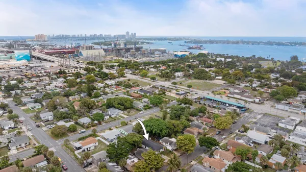 $3,450 | 633 55th Street, West Palm Beach, FL 33407