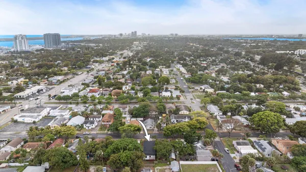 $3,450 | 633 55th Street, West Palm Beach, FL 33407