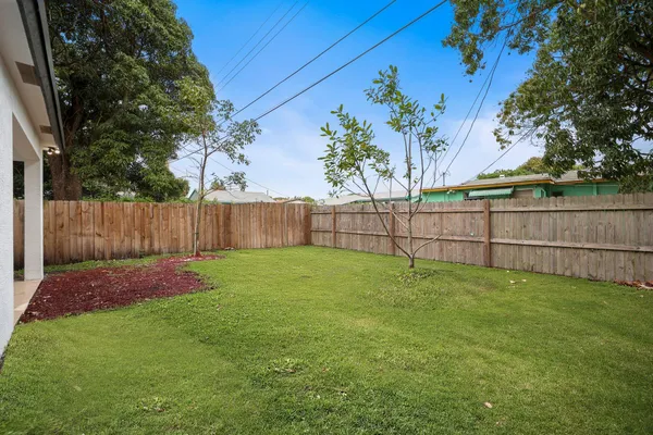 $3,450 | 633 55th Street, West Palm Beach, FL 33407