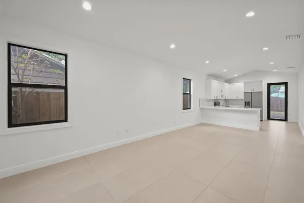 $3,450 | 633 55th Street, West Palm Beach, FL 33407