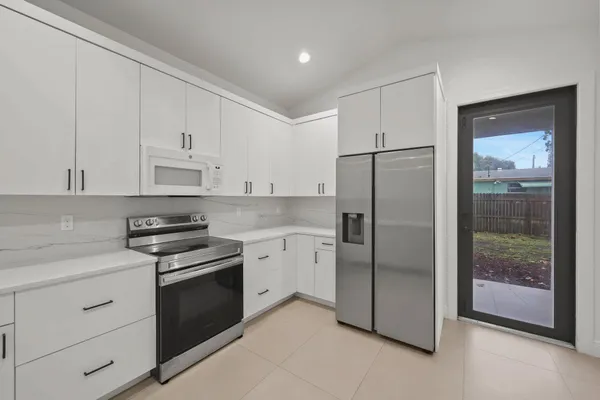 $3,450 | 633 55th Street, West Palm Beach, FL 33407