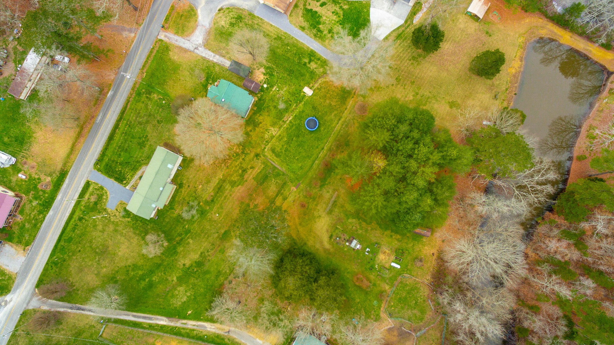 781 East Reed Road LaFayette, GA 30728 - Photo 63 of 73 a view of an empty room with a small yard