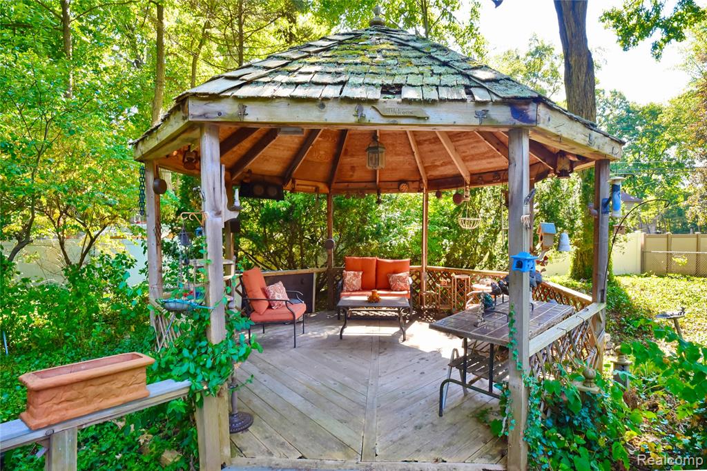 1850 Dorchester Road Birmingham, MI 48009 - Photo 26 of 36
