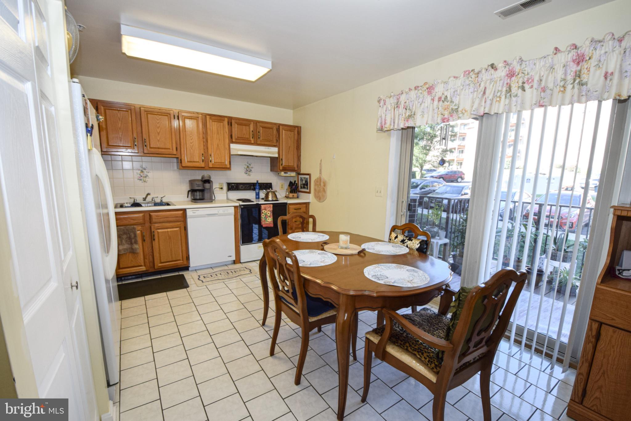 3905 Darleigh Road, Unit 1E Nottingham, MD 21236 - Photo 5 of 24 Kitchen