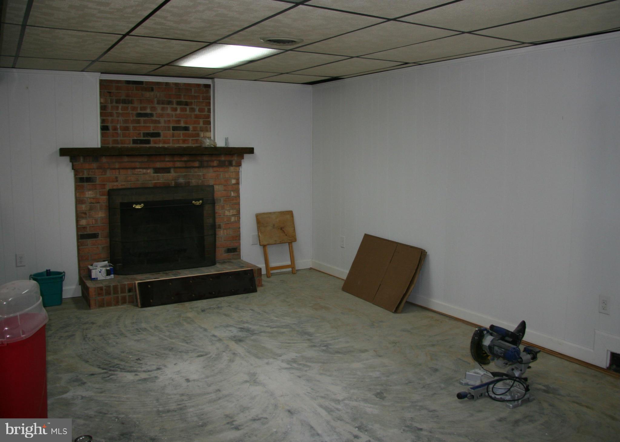308 Ridge Road Winchester, VA 22602 - Photo 11 of 21 Family Room