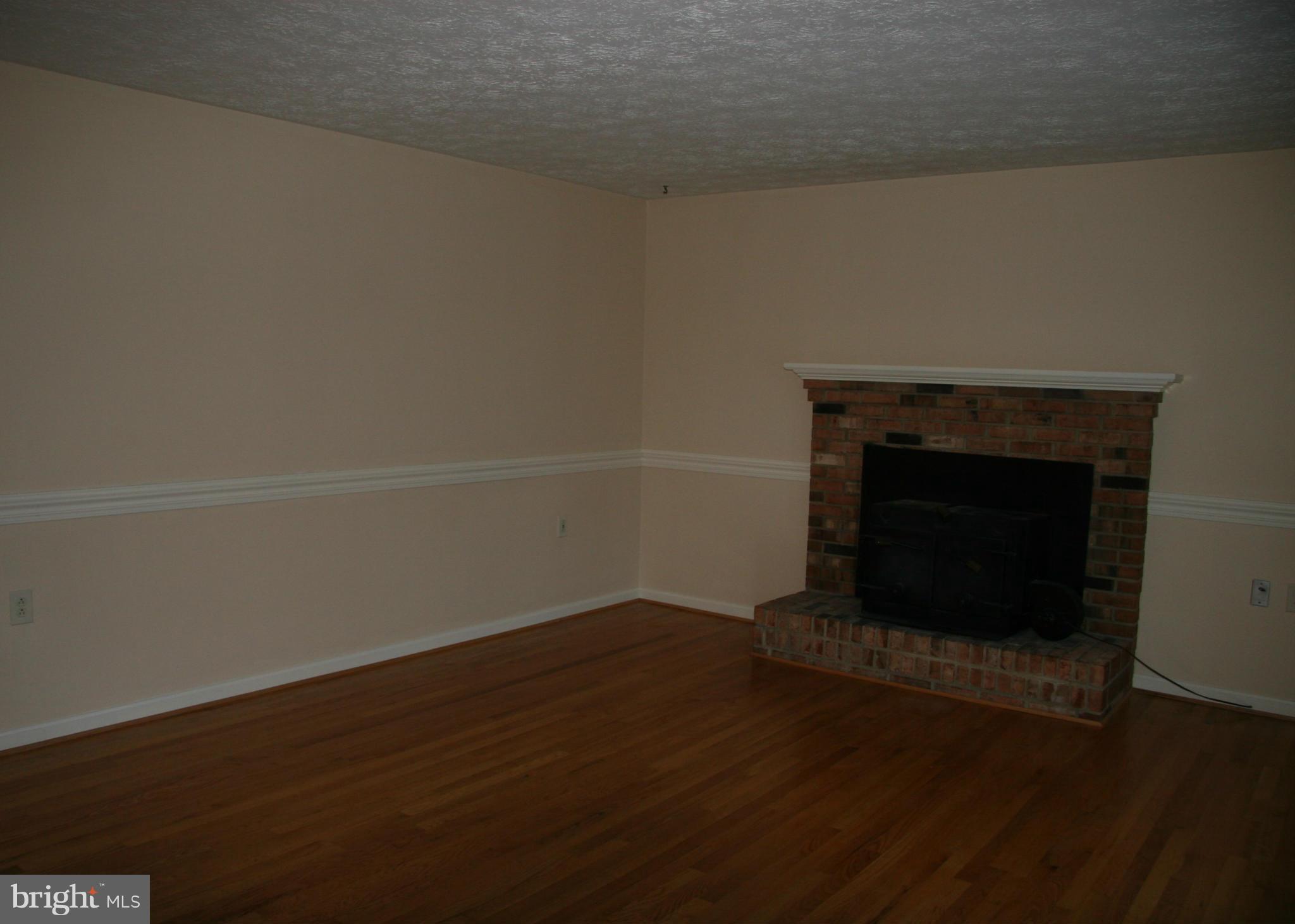 308 Ridge Road Winchester, VA 22602 - Photo 3 of 21 Living Room