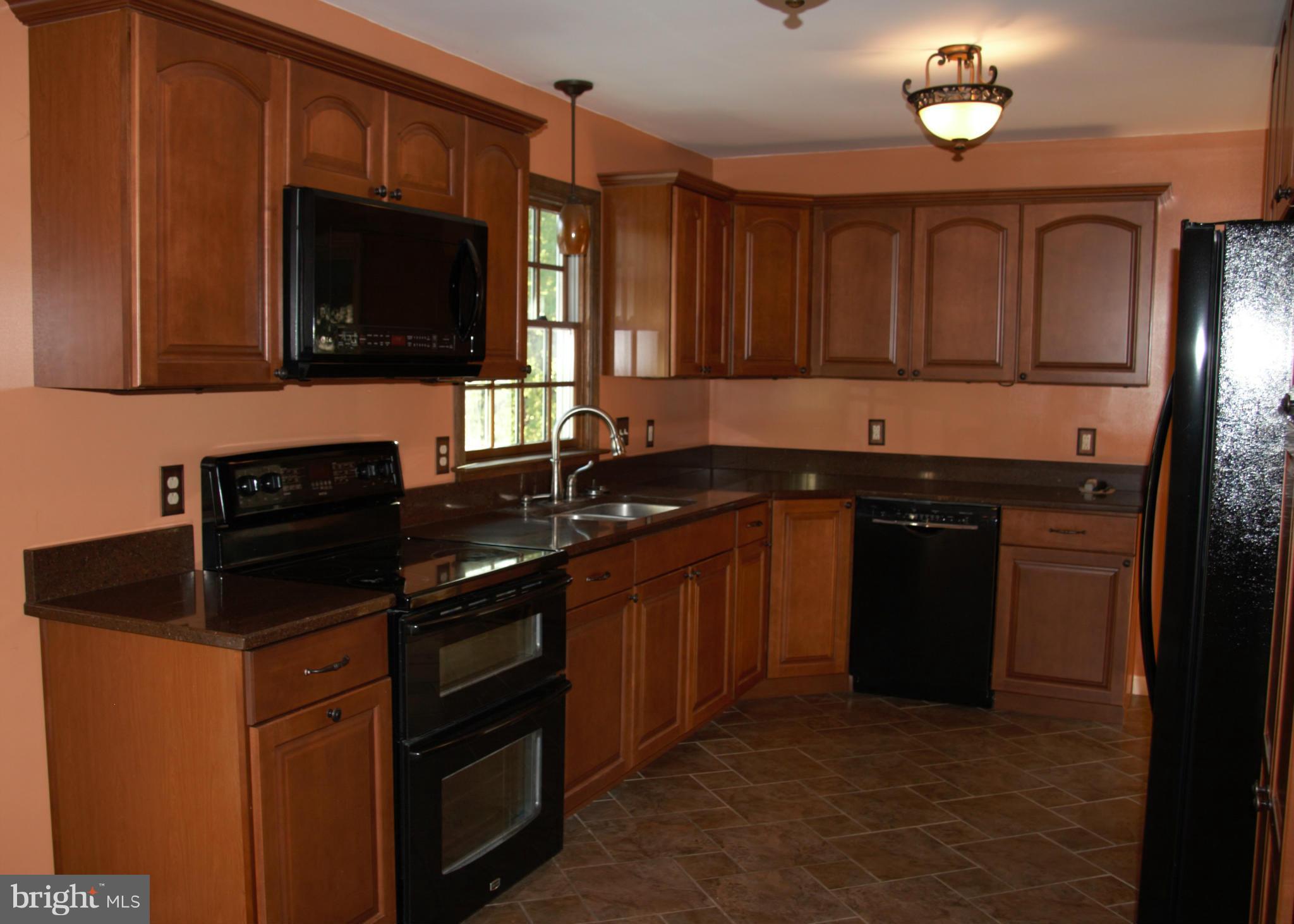 308 Ridge Road Winchester, VA 22602 - Photo 5 of 21 Kitchen