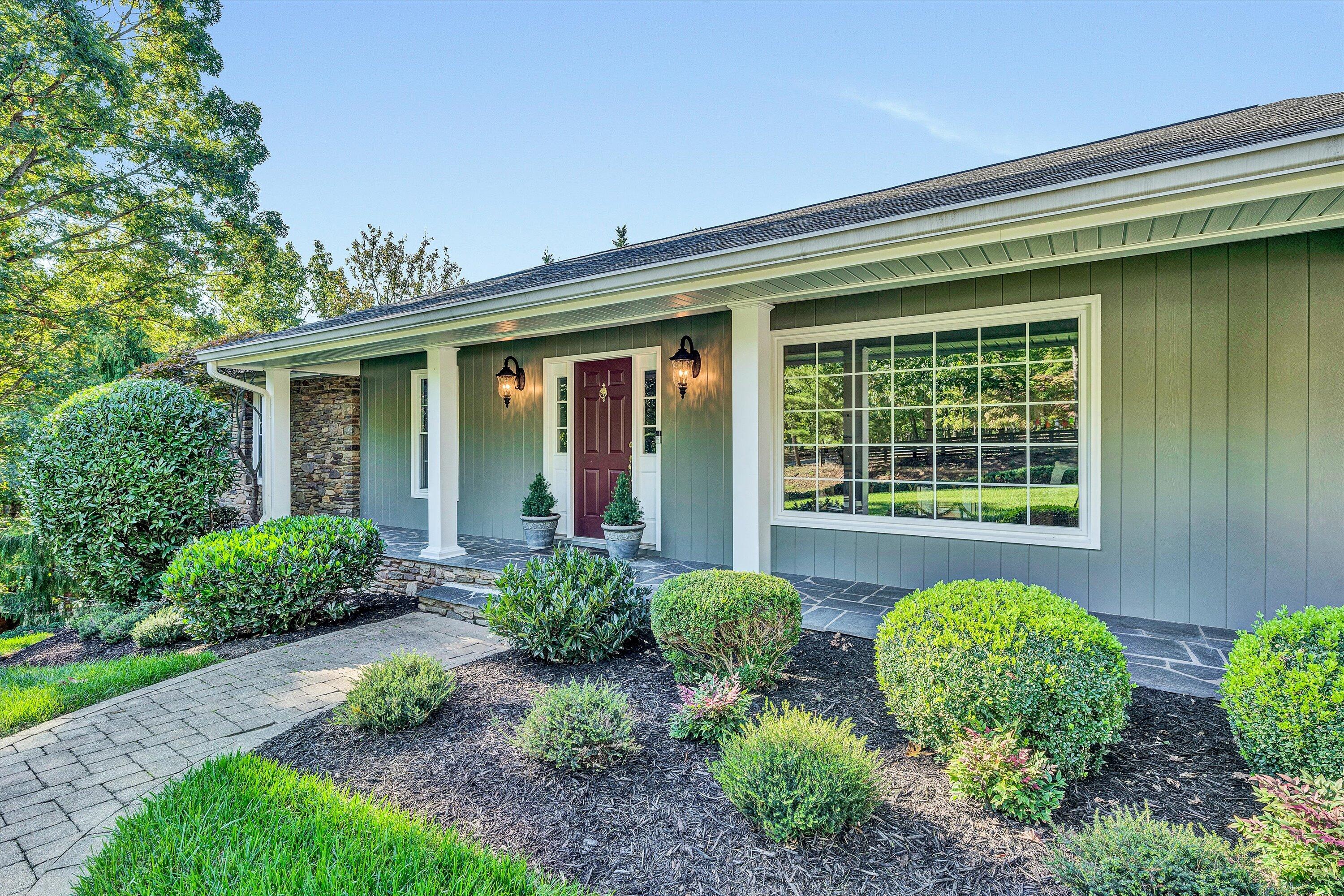 5123 Flintlock Road Roanoke, VA 24018 - Photo 4 of 55 04-100820240048