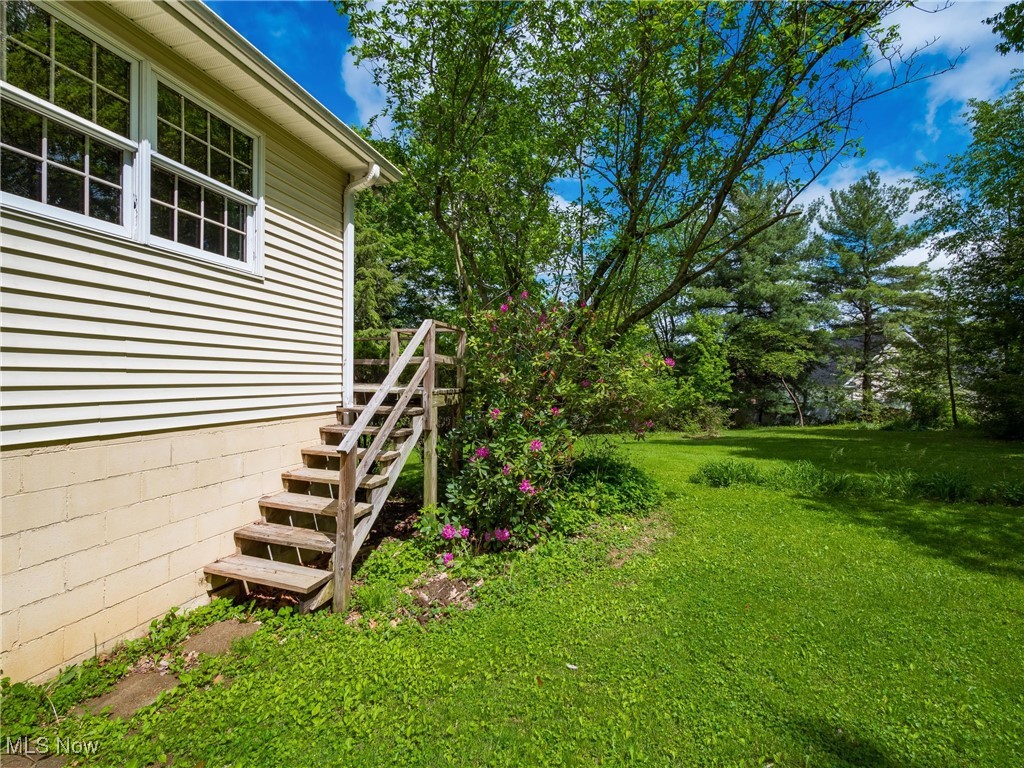 975 Richey Road Zanesville, OH 43701 - Photo 26 of 27 View of grassy yard featuring stairway