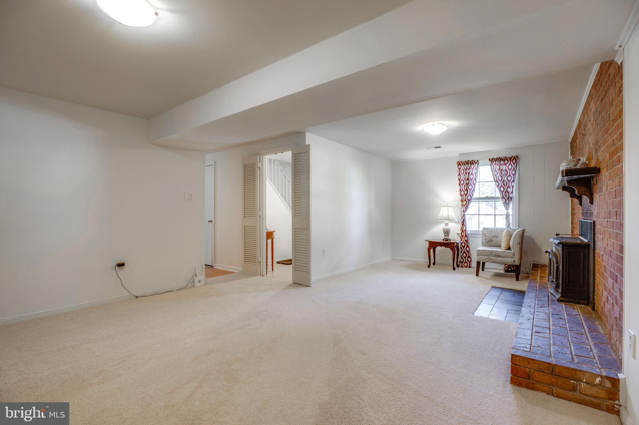 8001 Log Cabin Court Springfield, VA 22153 - Photo 8 of 47 Gallery Image 8