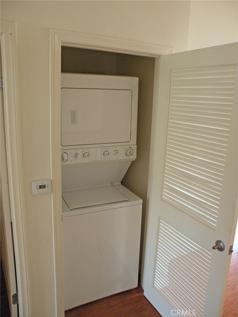 920 Central Avenue Riverside, CA 92507 - Photo 35 of 64 a utility room with dryer and washer