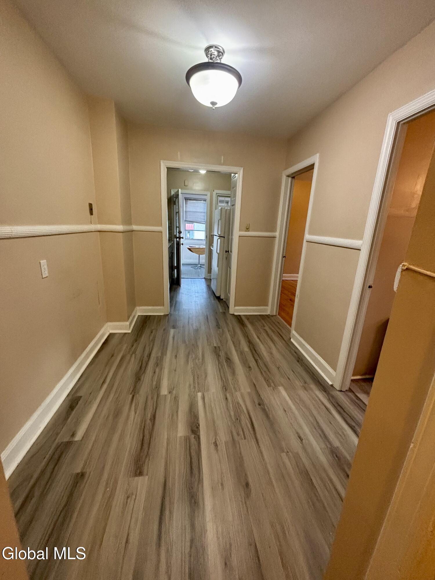 2228 Crescent Road, Unit 4 Niskayuna, NY 12309 - Photo 3 of 10 Dining